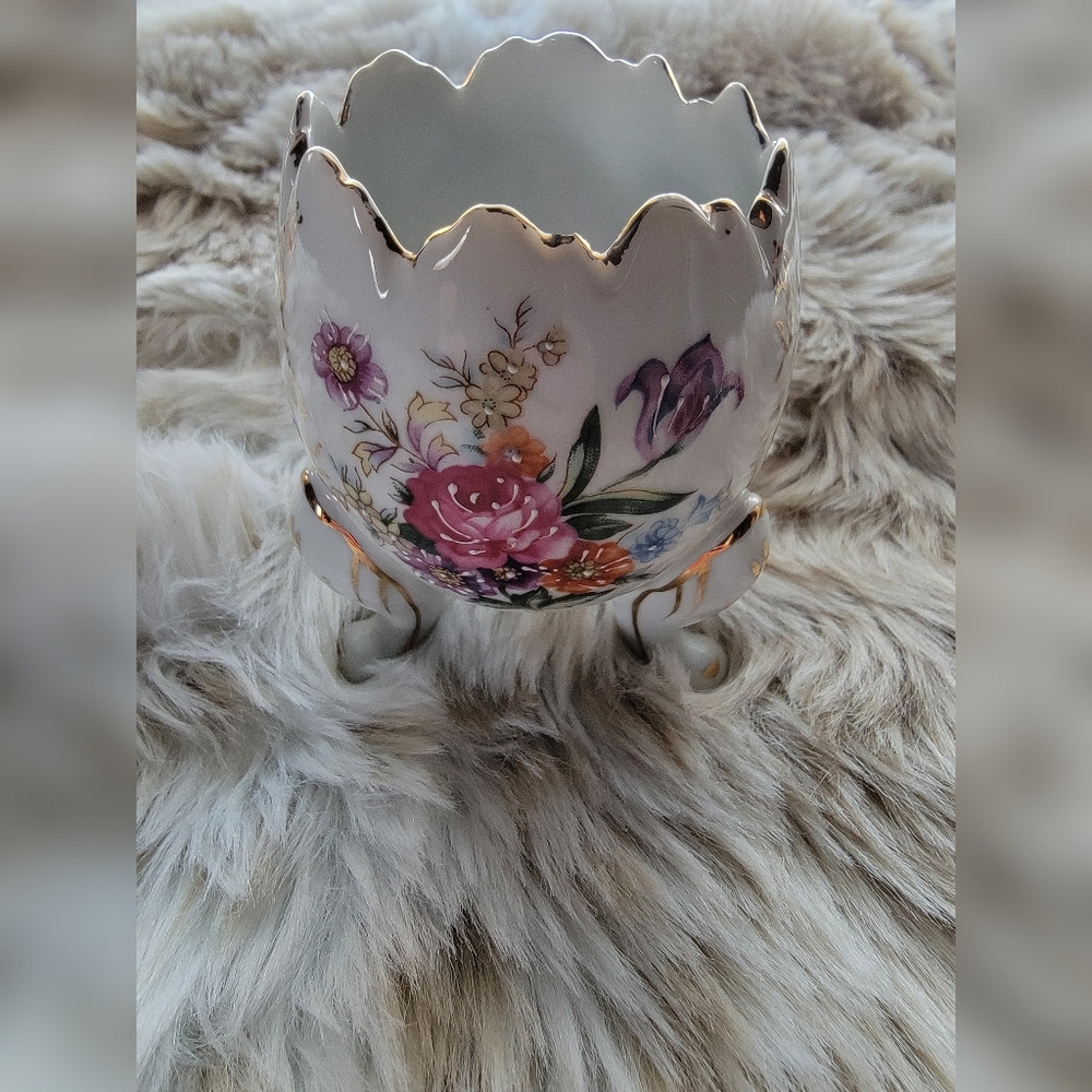 Vintage Inarco Porcelain Floral Cracked Egg Holder